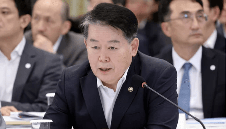 복수국적 허용 연령 '65세→50세' 하향 추진…